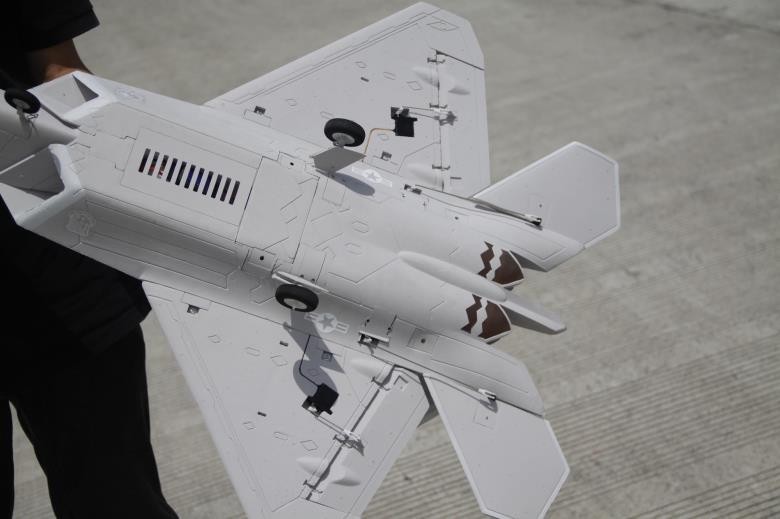 Freewing F-22 Raptor 64mm EDF Jet 690mm Wingspan EPO Remote Control Aircraft Fighter Warbird Kit /PNP